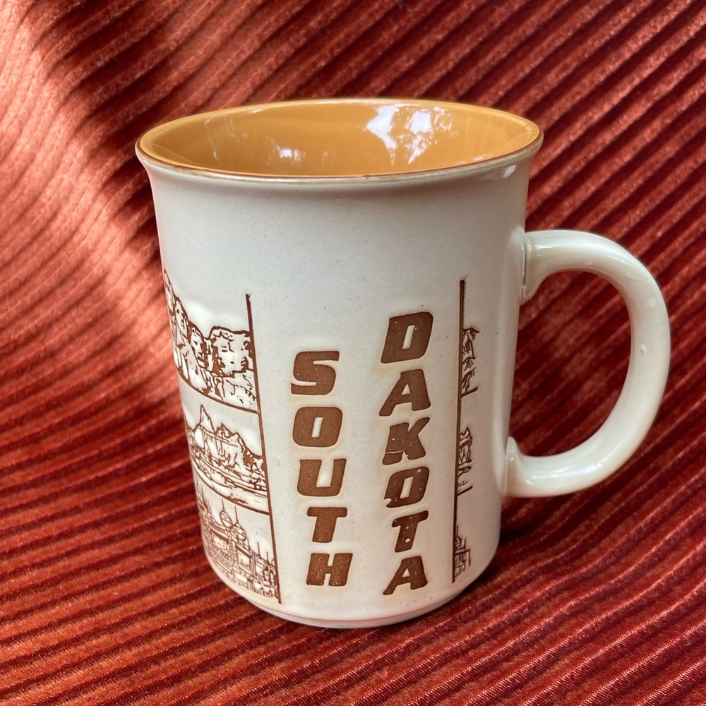 Vintage Mug: South Dakota